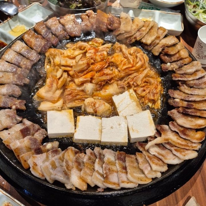 ムセキムチサムギョプ 三成店｜江南駅・三成(COEX)(ソウル)のグルメ