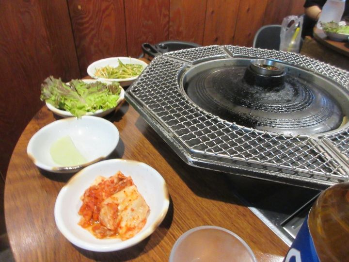 すぐにおかずが並ぶ