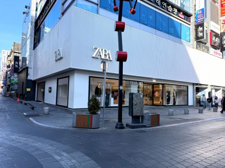 ZARA 西面店｜西面・凡一洞(釜山)のショッピング店｜韓国旅行「コネスト」