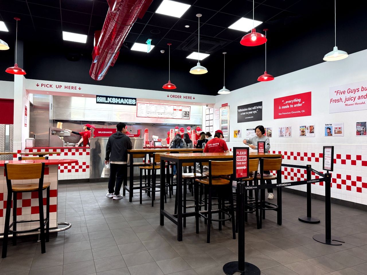 FIVE GUYS 汝矣島｜汝矣島・永登浦(ソウル)のグルメ・レストラン｜韓国