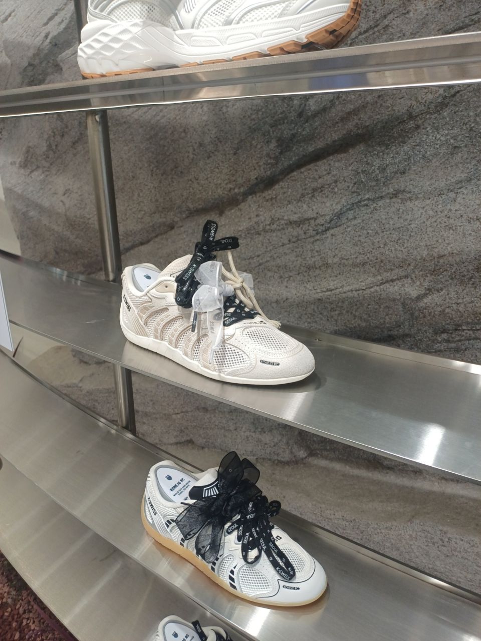 K-SWISS 聖水店｜聖水洞・ソウルの森(ソウル)のショッピング店｜韓国