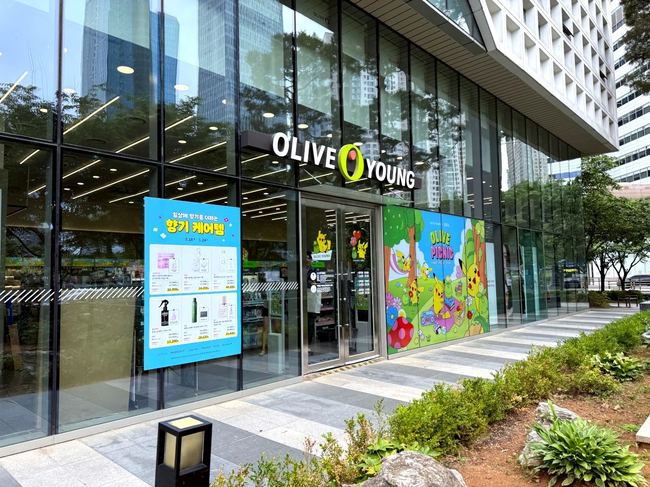 OLIVE YOUNG 新龍山駅店｜龍山・孔徳(ソウル)のショッピング店｜韓国