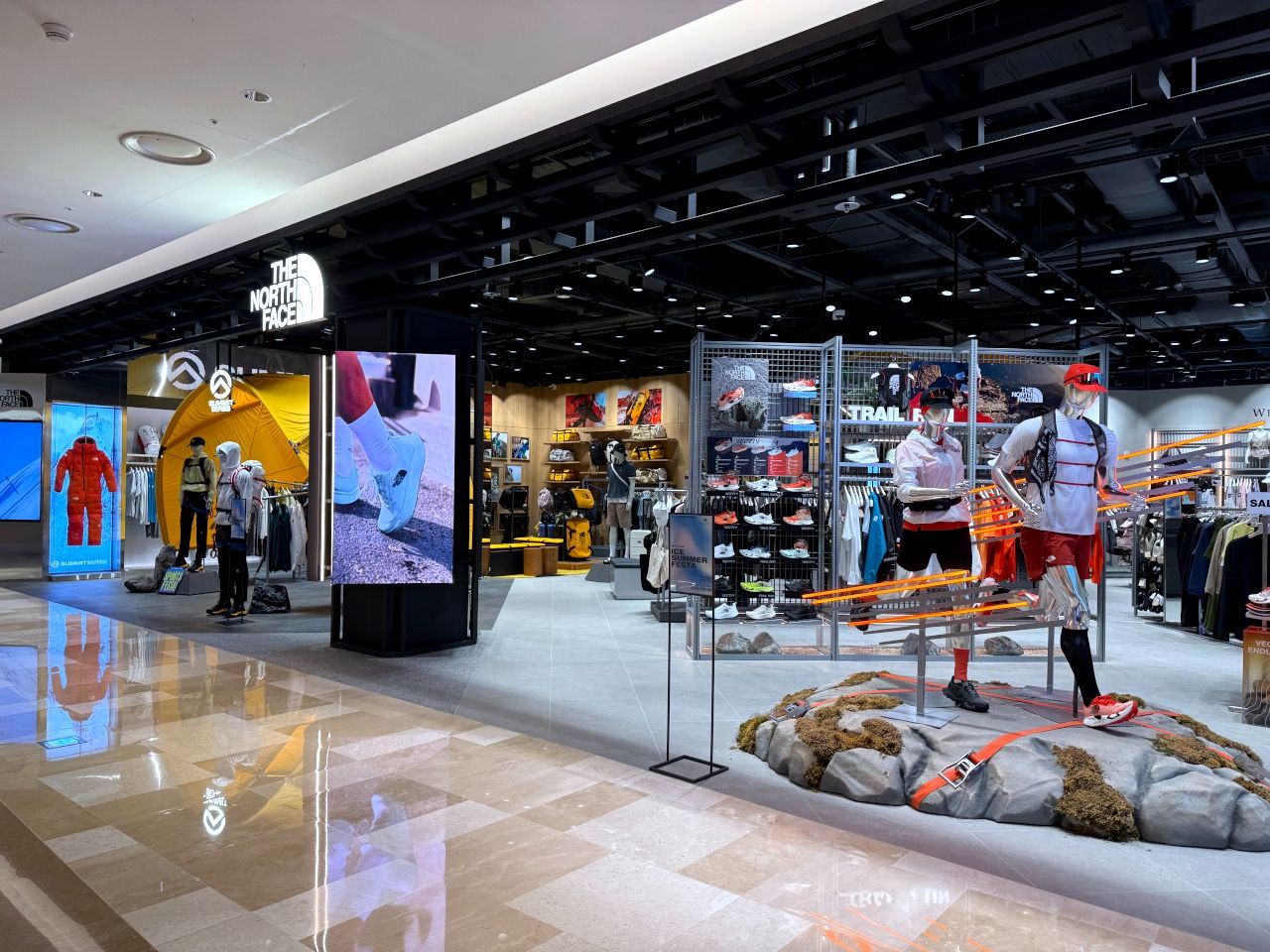 THE NORTH FACE ロッテワールドモール店｜蚕室(ソウル)のショッピング