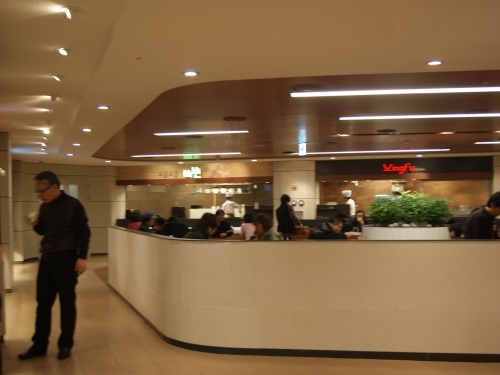 昼時も満席になっているのを見たことがないです