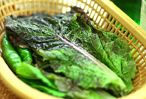 サンチュは必ずお代わりします。これにお肉と野菜を巻いて例のヘンボケロール(幸せ巻)を作って頂きます♪