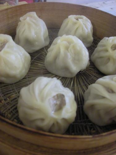 小籠包は７個入り。海老、蟹入りもあります。