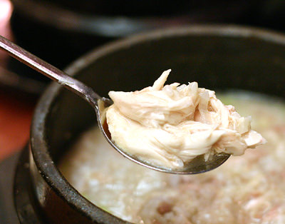 柔らかくしっとり感のある鶏肉。副菜やスープと一緒に頂きました。