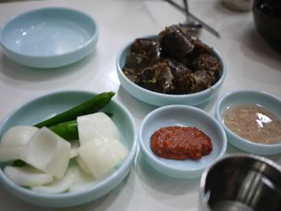 おかず。スンデはサービスでもらいました。