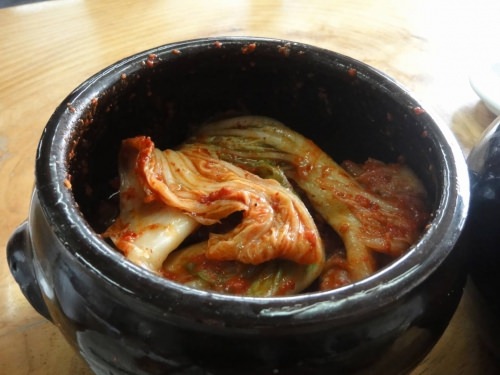 壷から取り出して好みの大きさに切ります