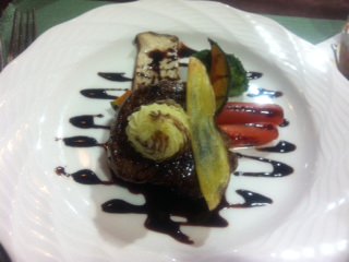 メインのステーキです