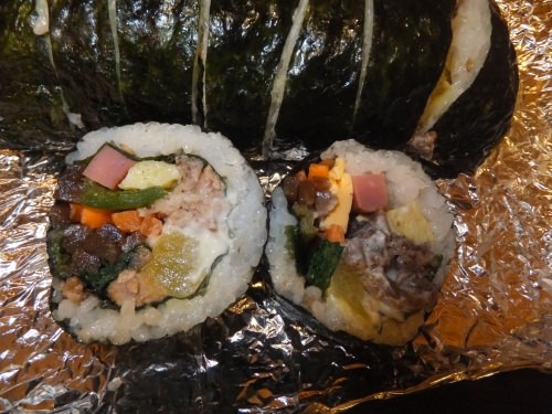 牛肉やチーズ・ツナにたくあん等など、本当に具沢山で美味しかったです!