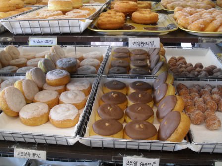 どれも一見ごく普通のドーナツ