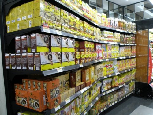 お土産に買って帰りたいものが一通り揃っています。