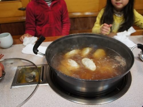 まず、マンドゥ・サリをグラグラ