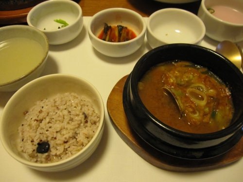 ご飯と味噌チゲ(又は麺)