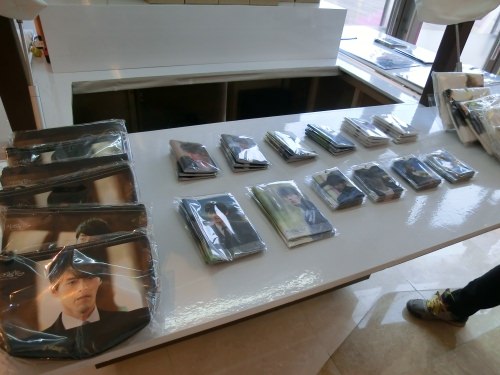 お、お兄さんの足が入りこんでしまいました。