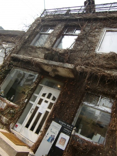 建物もレトロで素敵