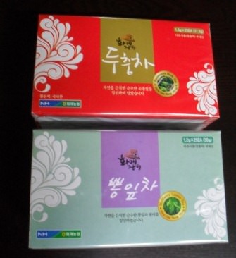 韓国産の杜仲茶（上）と桑の葉茶