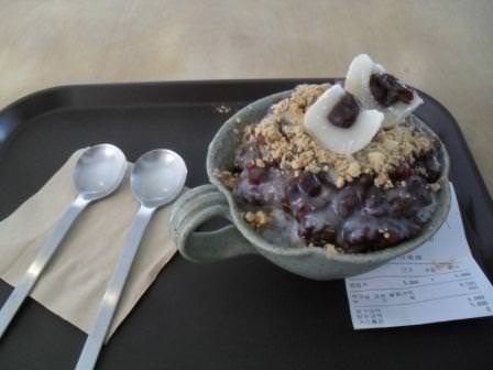1人分と確認されたのに、スプーンは2つ出てきました・・・。