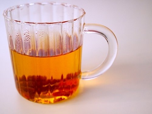 食後のクコの実茶も、ちょっとナツメに似ている味で美味しかったです