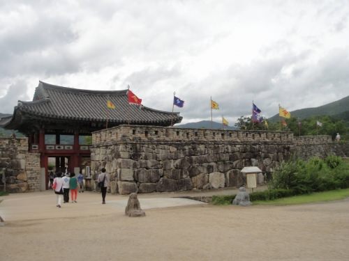 東側の入口 城塞らしい