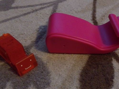 携帯スタンド♪スマホを置いておくのに便利です