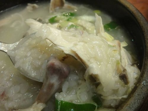 すでにこのように鶏肉と骨が分離している