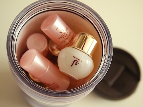 毎回、帰国時はコスメのサンプル収納に役立っています！