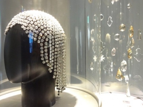 スワロフスキー輝くかつら・・ではないですね