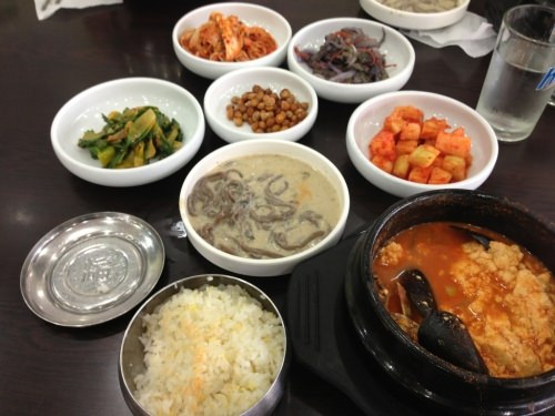 少し食べてから写しました。ごめんなさい。ご飯は硬めです。