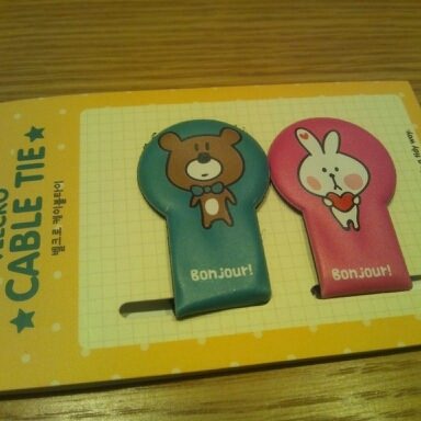 携帯の充電器に使います♪