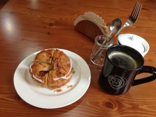 くるみデニッシュとアメリカーノ