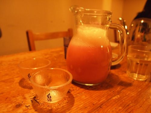 「ポクプンジャ(木苺)カクテル中マッコリ」は甘酸っぱくて口当たりも爽やかです★ ピンク色もカワイイ♪