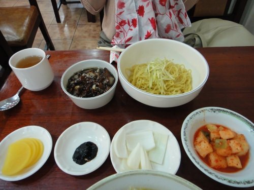 ジャージャー麺