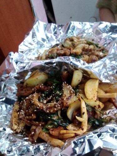 次にヌタウナギ（手前）が登場