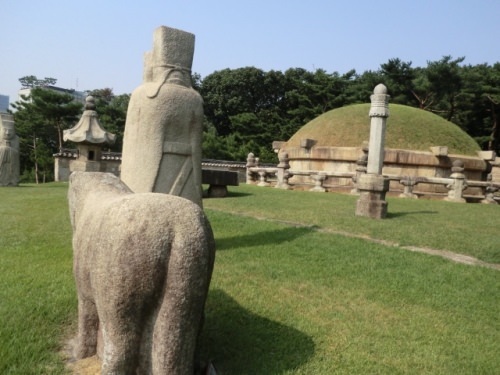 近くのはどれも後ろ向き