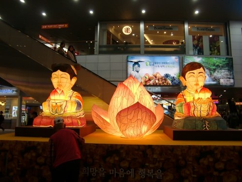 ソウル駅コンコースにも